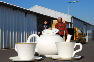giant teapot and cups, Alice in Wonderland, Lewis Carroll, madhatter's tea party, polystyrene film prop