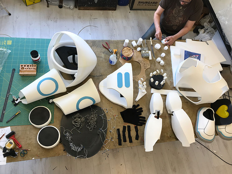 Robot custom costume mask maker NL Tentacle Studio 