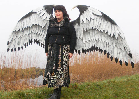 large eagle wings for man amneville zoo 